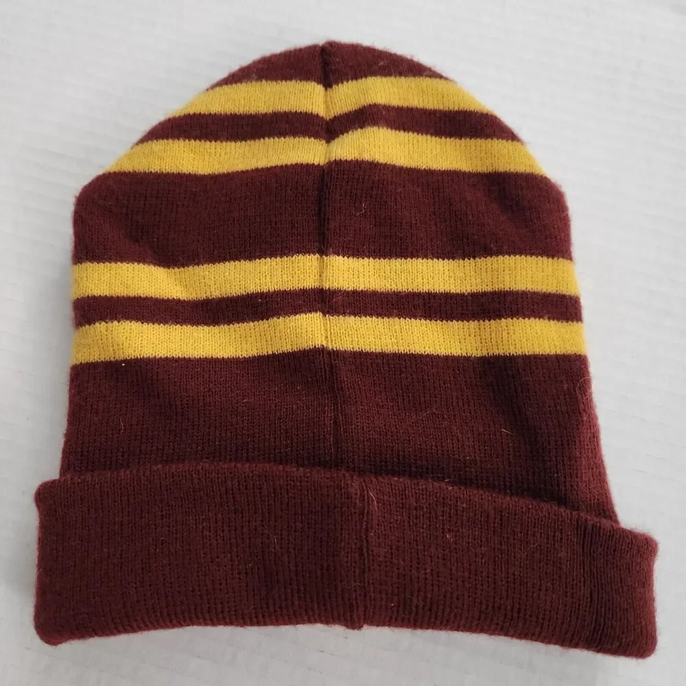 Harry Potter GRYFFINDOR Maroon Yellow Striped Acrylic Knit Winter Beanie…